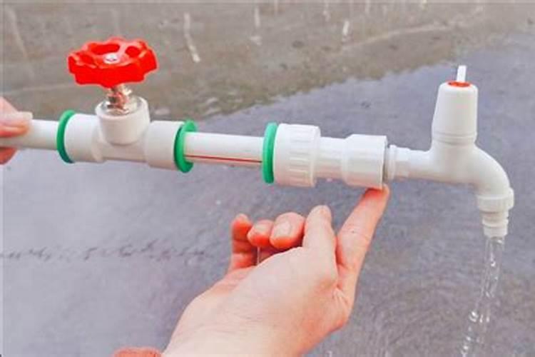 梦见水管破裂往外喷水