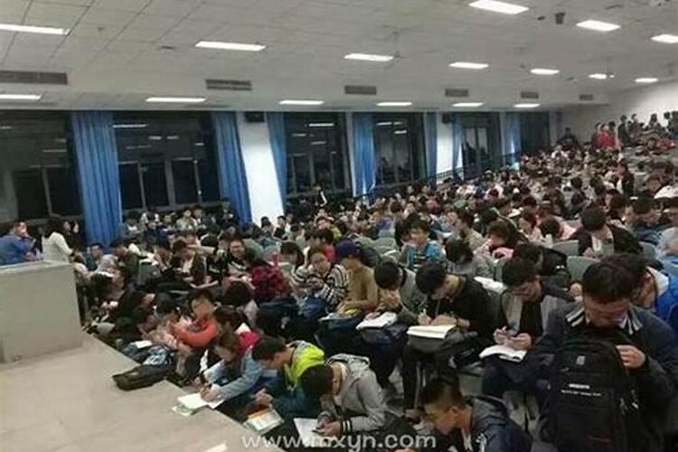 梦见自己在路上遇到老同学的预兆