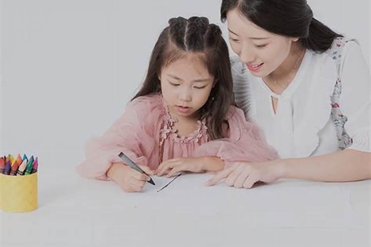 八字怎么看什么时候怀孕,关于女命八字如何看什么时候能生育