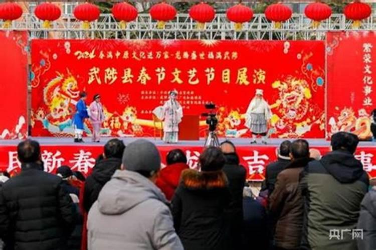 梦见给小男孩穿袜子