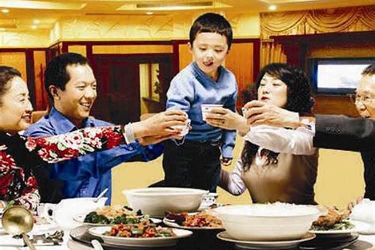 梦见爸爸来我家吃饭的预兆