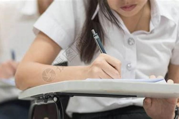梦到自己回到学校读书
