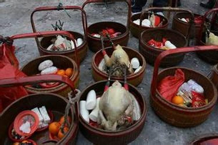 为什么要在过小年的时候祭拜灶王爷呢,他是一个什么样的神？