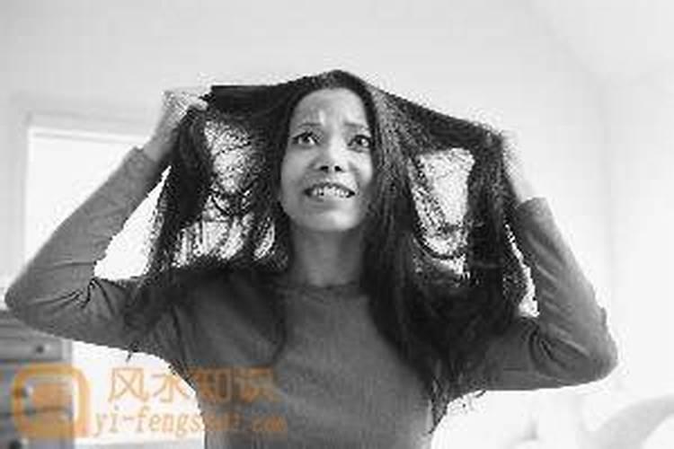 女性做梦掉头发是什么预兆