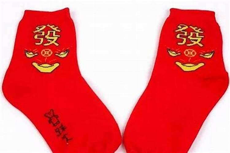 本命年属兔穿白色衣服吗 本命年属兔穿什么颜色