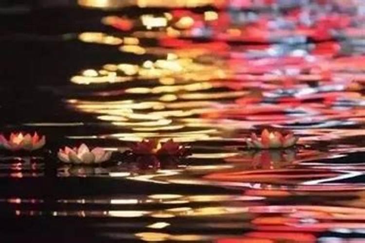 中国传统节日由来的中元节(又叫鬼节,农历七月十五)