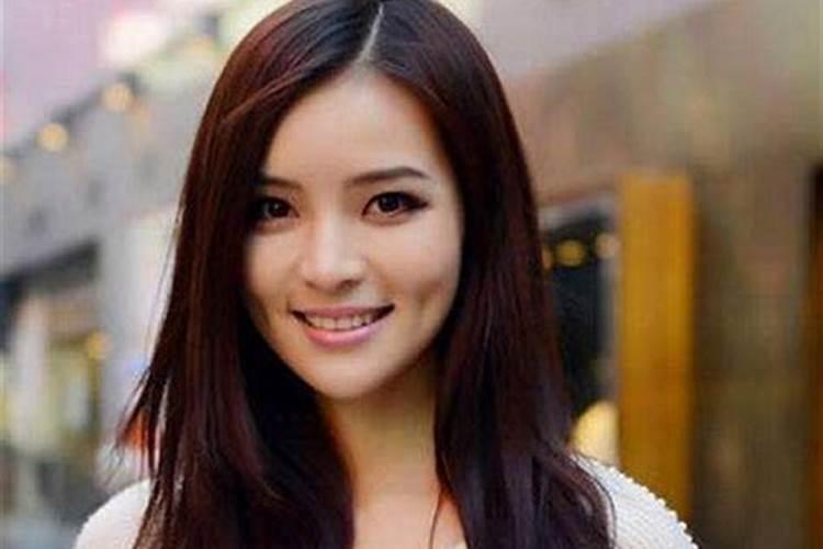事业好 婚姻不好的女人手相特征？