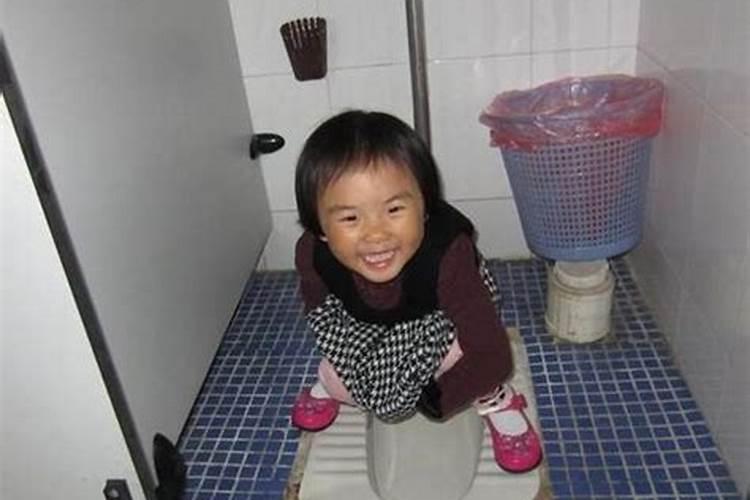女人梦见小男孩拉屎