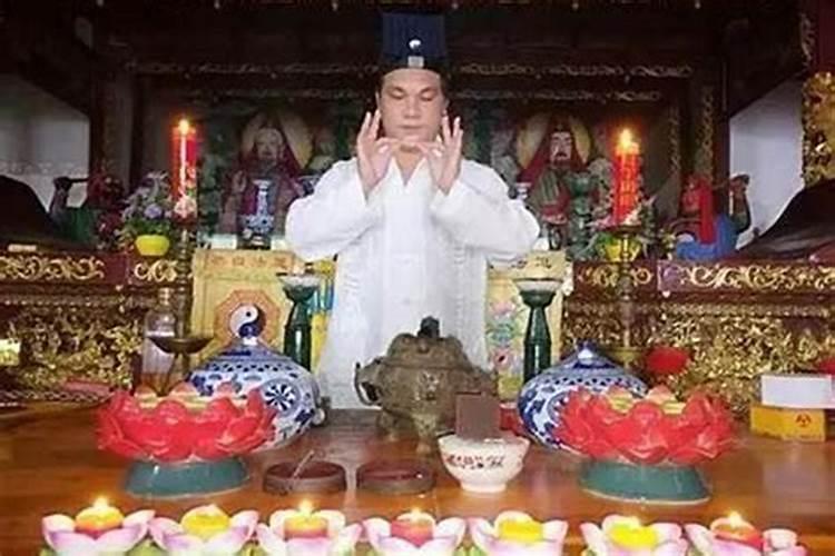 化解太岁红绳戴左手还是右手