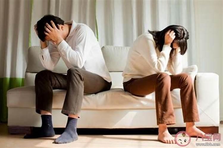梦见被女人纠缠是什么意思