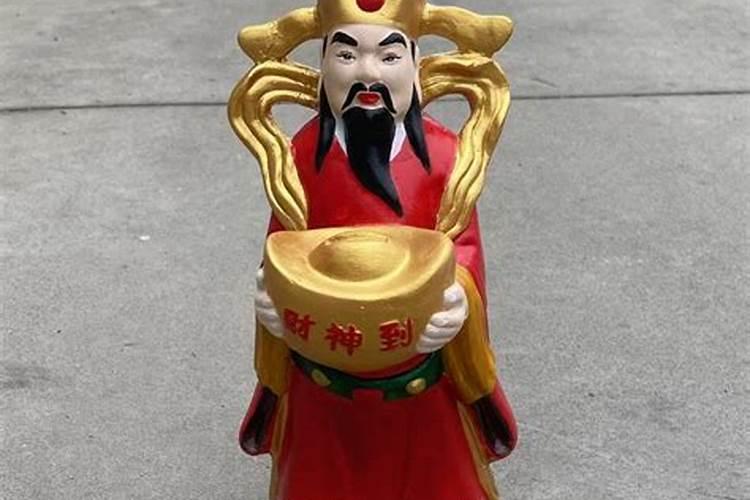 梦见老虎追我躲起来的预兆
