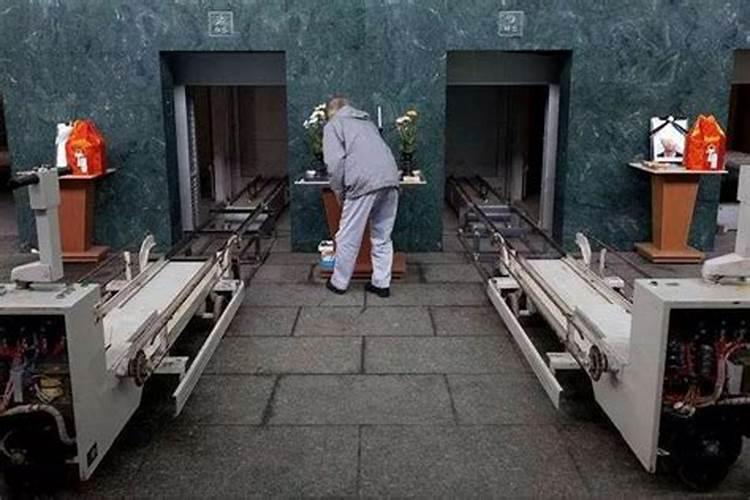 梦见和别人结婚是什么意思