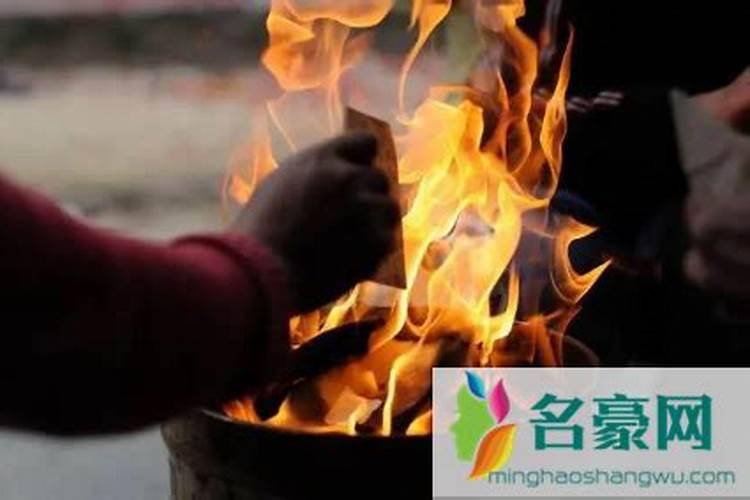 82年狗女人40岁后十年大运运程