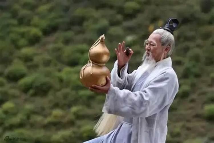 女子为求和男友和好花3万请道士作法是怎么回事？
