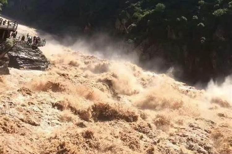 梦见大洪水从山上下来的预兆