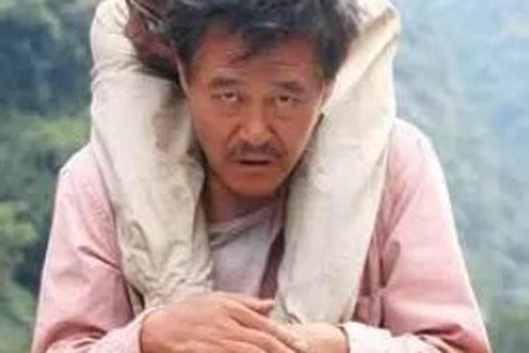 梦见牛顶人是什么意思？