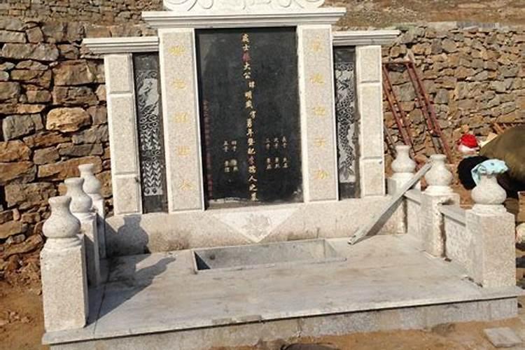 女人梦见很多墓碑是什么意思