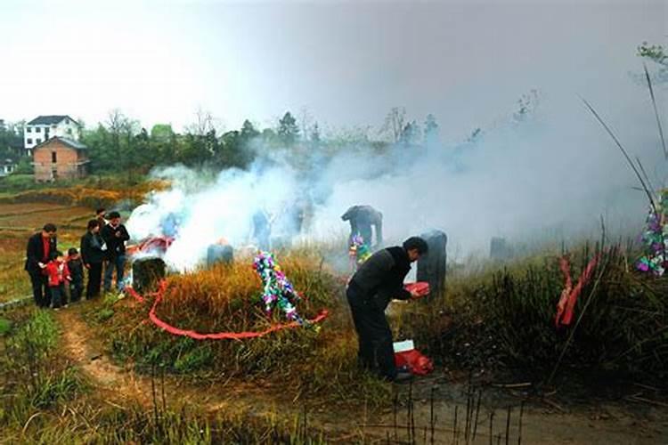梦见车祸死人现场很惨