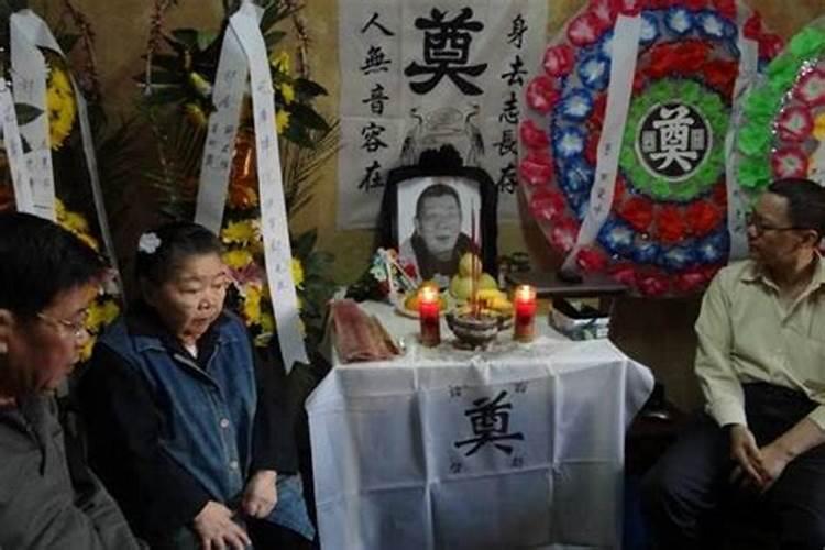 家中供奉已故亲人,有什么讲究？