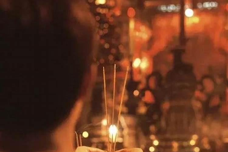 中元节能去坟地祭拜吗