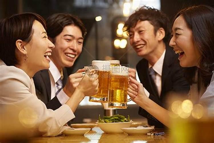 梦见同学聚会是什么意思？