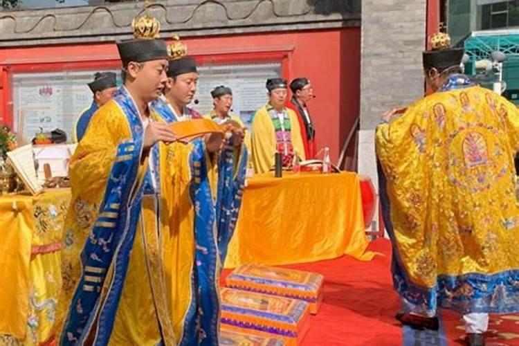 生辰八字计算男女姻缘 分析男女命的大运流年？