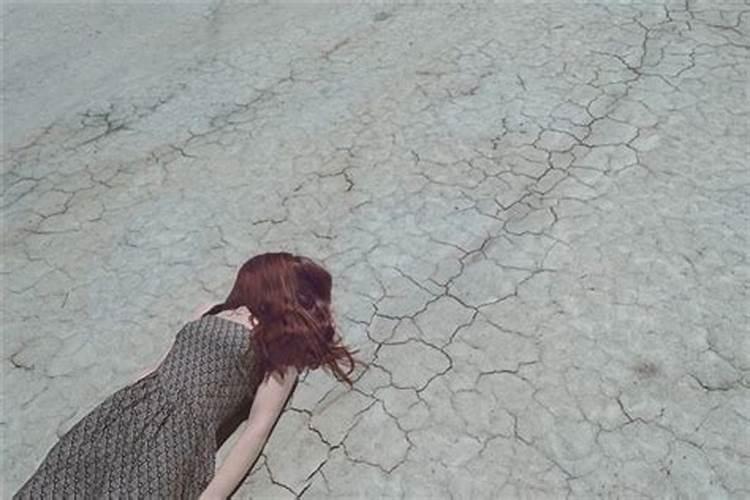梦见自己认识的人死了的预兆