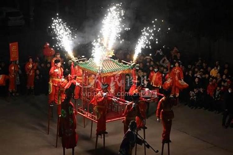 七月半烧纸到坟上烧可以吗 七月半烧纸到坟上烧行吗
