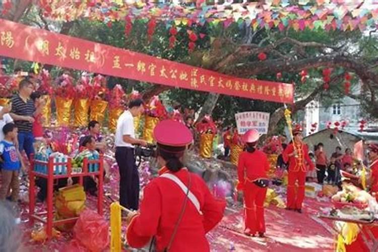 清明节想去横店影视城玩,请问一下绍兴出发是到东阳快,还是打义乌快...