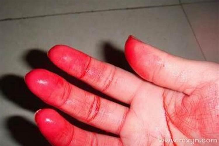 梦见一个女人拿刀把我胳膊划出血了