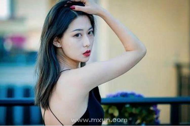 已婚女人梦见漂亮女人啥意思