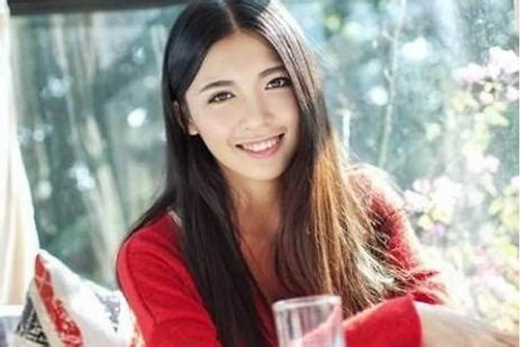 梦见女儿死了自己哭的很伤心