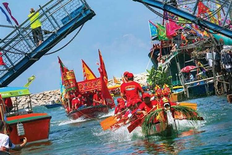 乾造 丁亥年 戊申月 癸未日 壬戌时.这是儿子的八字,求讲解,求名字？