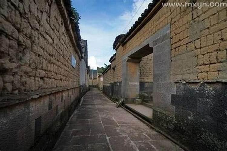 梦见老房子快倒塌是什么征兆？