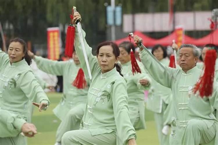 冬至节气适合打羽毛球吗
