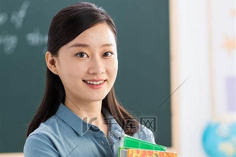 为什么有时候对女性也称呼先生？