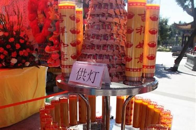 属虎的人应该佩戴什么菩萨,属虎的本命年佩戴什么吉祥物