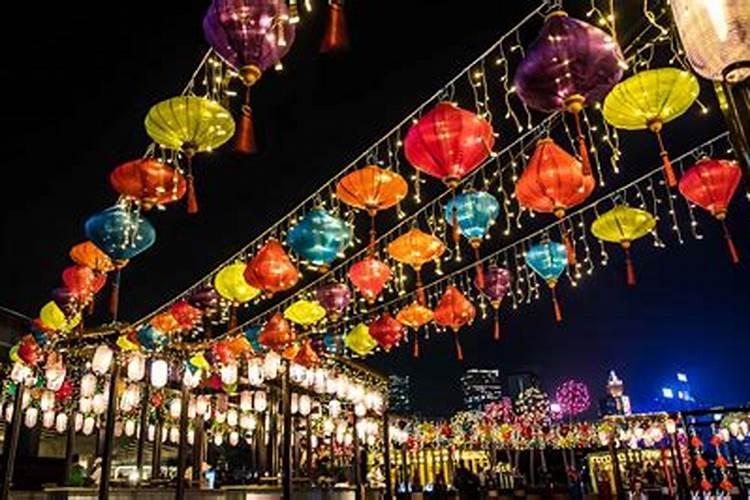 请问香港的法定节假日都有哪些,能具体说明吗？谢谢~~~