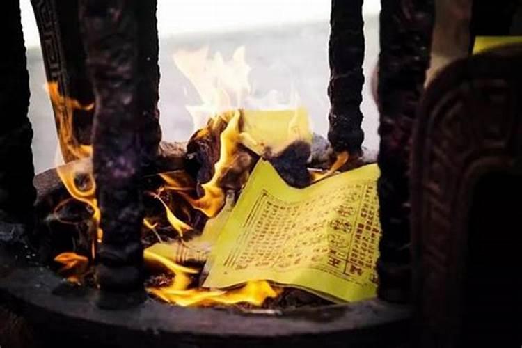 经常梦见死去的父母还活着