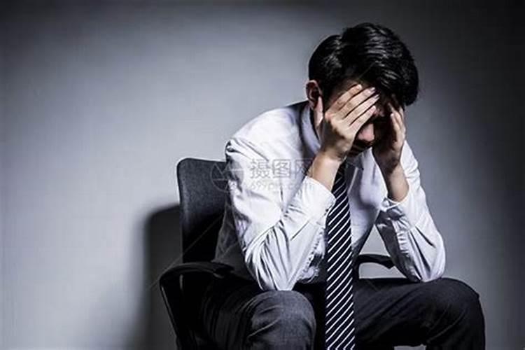 男生进,事业上不顺利时会忽略女朋友吗