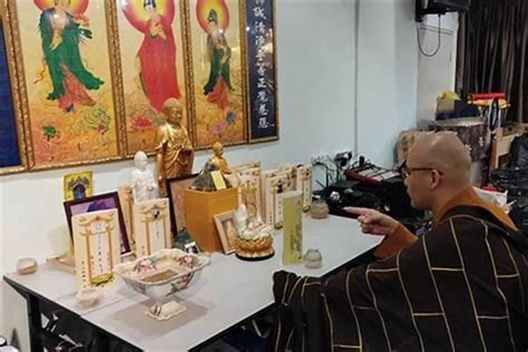 五月节艾草什么时候挂,挂几根