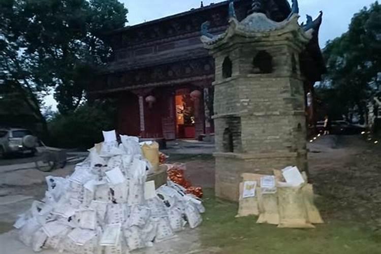 对已故的人在寺庙放往生牌有什么好处
