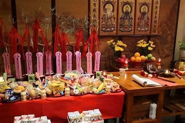易经里面讲婚姻是天注定的,《易经》地天泰(坤上乾下)求婚姻