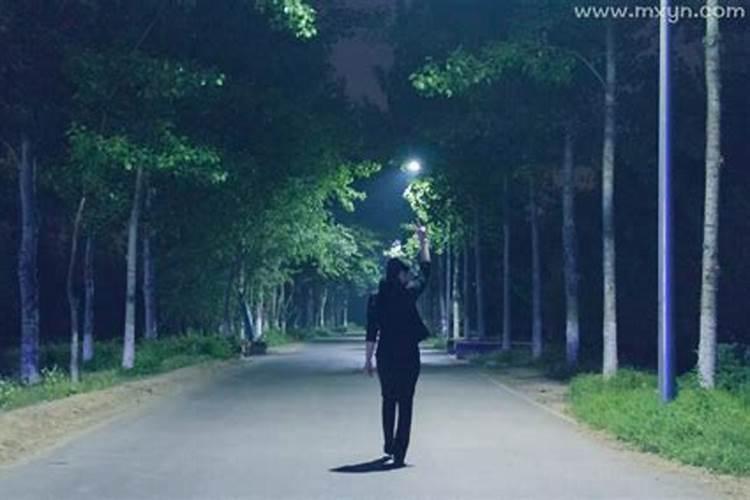 梦见陌生中年男子有好感的预兆