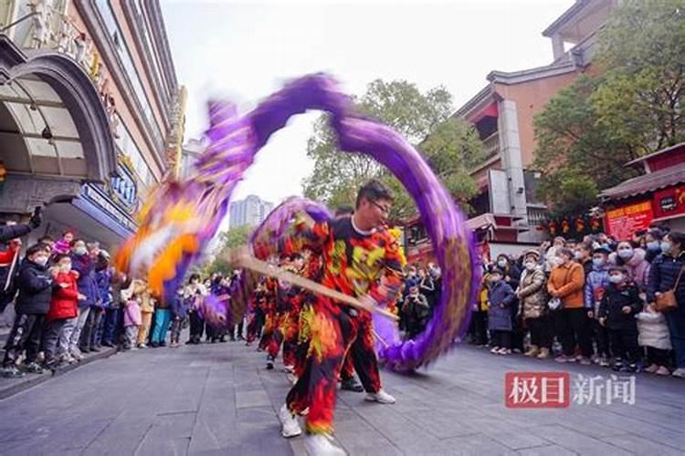 武汉的春节习俗有哪些？急急急!