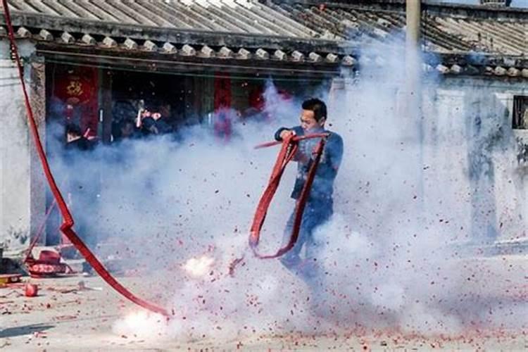 梦见拜先祖爆竹不响的预兆
