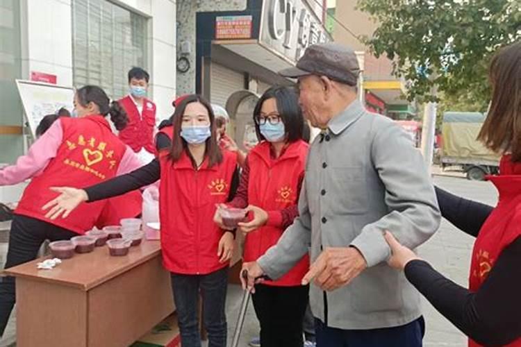 梦见车控制不住往后倒
