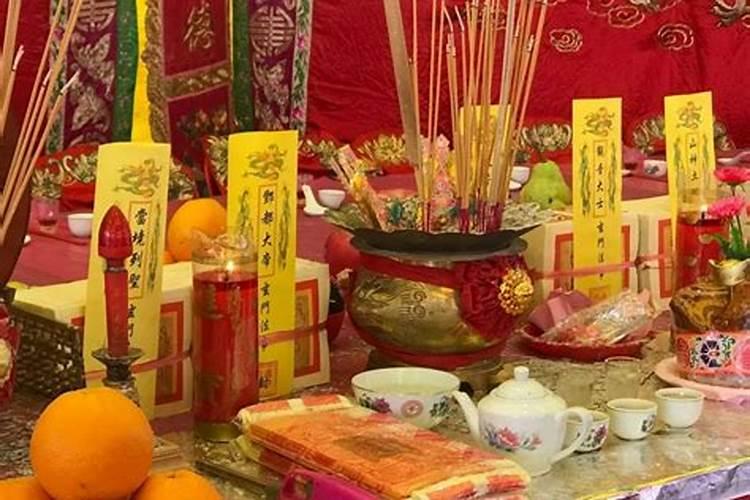 中元节上坟都带什么 中元节祭拜需要带哪些贡品