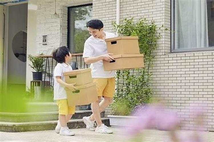 梦见搬家搬到又大又乱的房子里意味着什么？