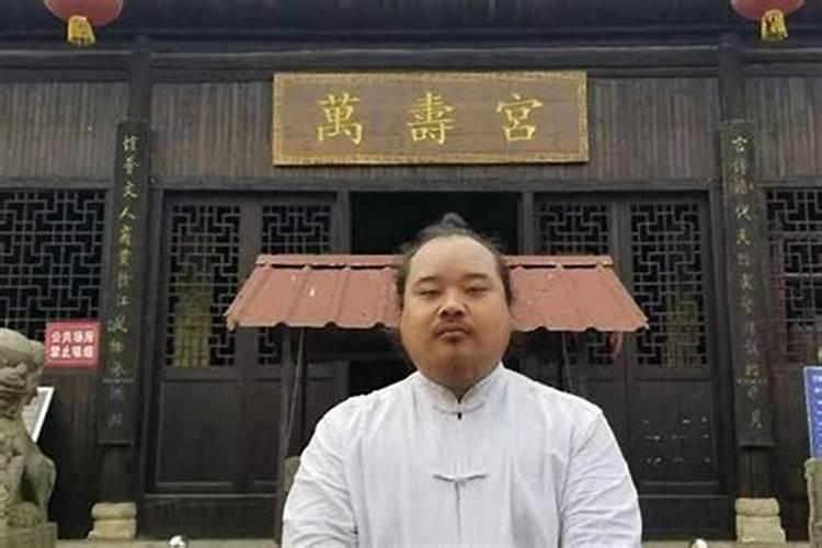 相冲的八字越相爱 什么夫妻的八字相冲？